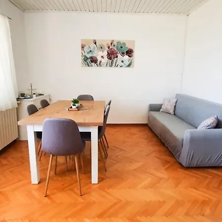 Apartment Sara *