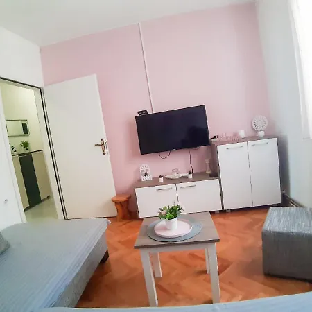 Apartment Sara *