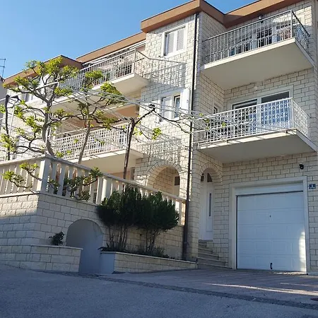 Sara Apartment Podstrana